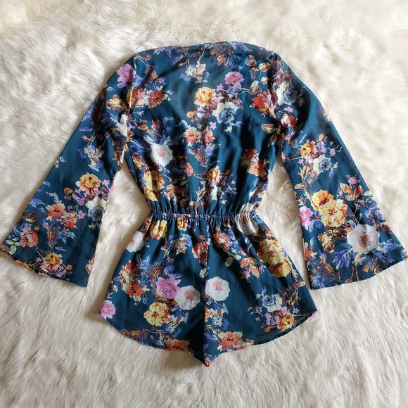 Show Me Your MuMu Red Rocks Bell Sleeve Romper XS - Picture 4 of 16